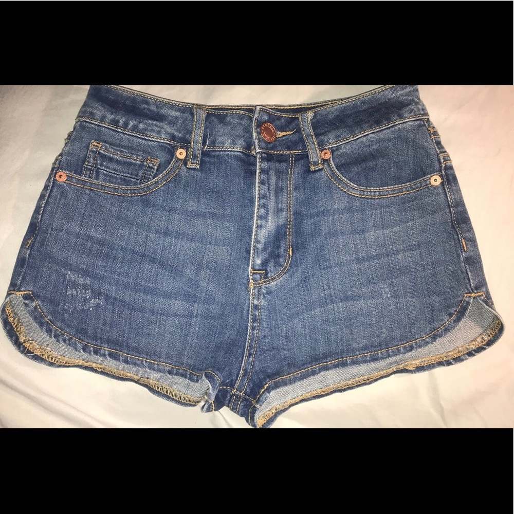 Kendall & Kylie SUPER high rise denim shorts